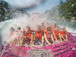 Whirlpool Jet Boat Tours: A High-Speed Adventure on the Niagara River